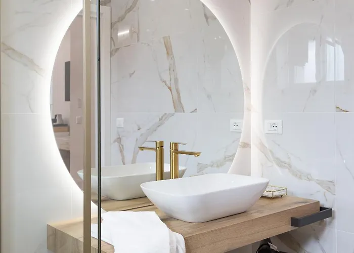 לינה וארוחת בוקר Boutique Teatro 4*